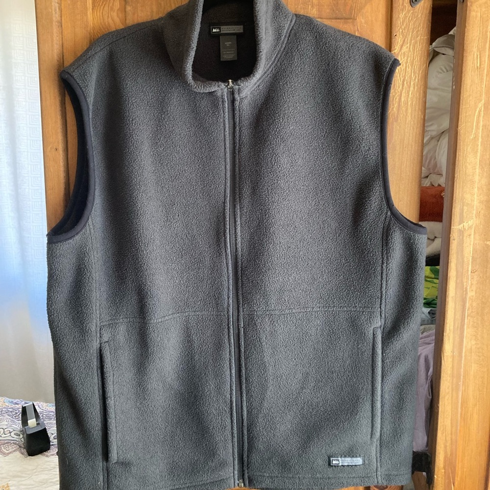 REI Black Mens Vest in Good Used Condition